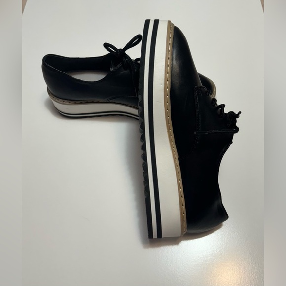 Seven Dials Shoes - Picture 4 of 10